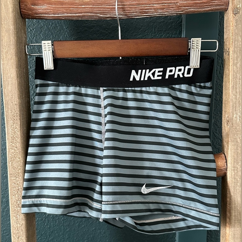 Nike Pro Black and Gray Striped Spandex/ Dri Fit Shorts Size Medium